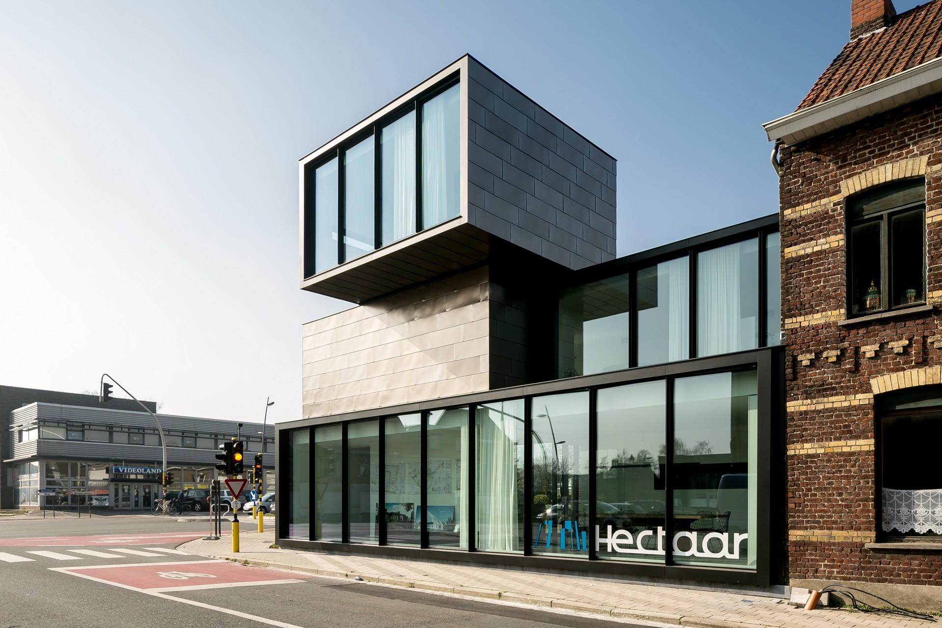 Location Belgium Roeselare/Office building HECTAAR - Photographer: Thomas De Bruyne – Cafeine